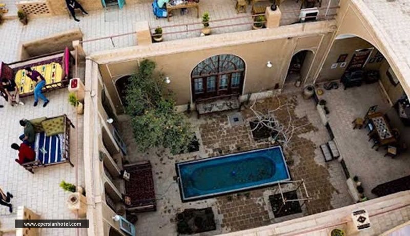 تصویر هوایی اقامتگاه بومگردی خانه خورشید یزد